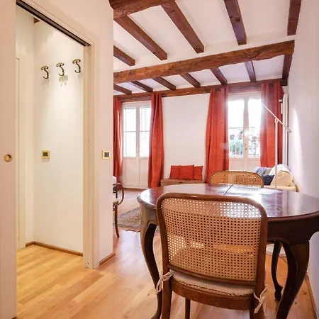 Lele Suite, In Centro Storico Διαμέρισμα